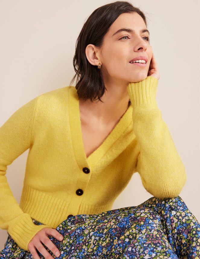 Bumble Bee Clothing Fluffy Cropped V-Neck Cardigan Boden Women L466L61673